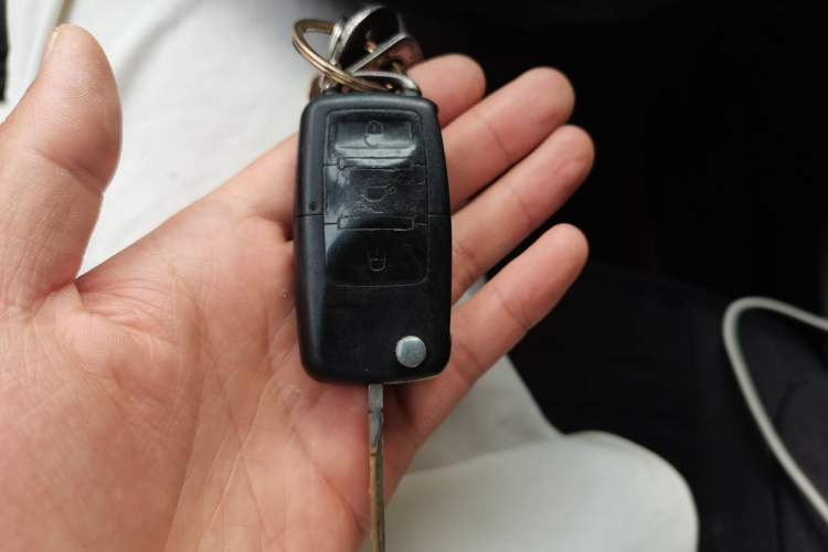 Used Volkswagen Santana 2015 1.6L Manual Fashion Edition Vehicle Key