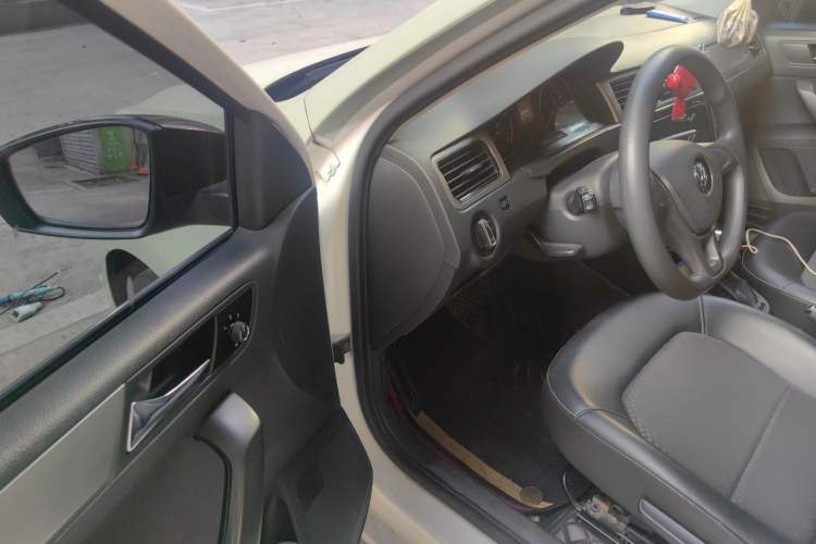 Used Volkswagen Santana 2015 Haval H6 1.6L Automatic Comfort Model Driver Seat