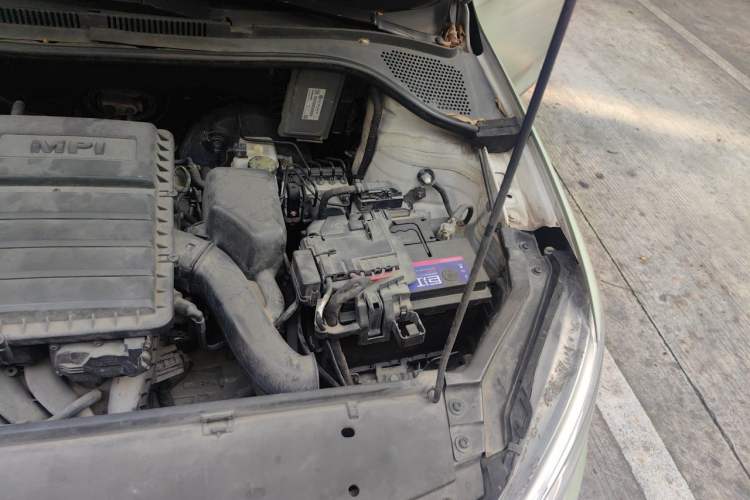 Used Volkswagen Santana 2015 Haval H6 1.6L Automatic Comfort Model Engine Bay Left