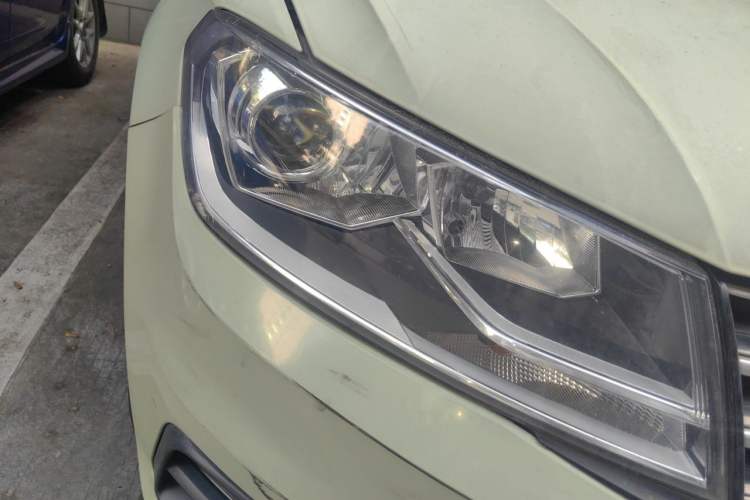 Used Volkswagen Santana 2015 Haval H6 1.6L Automatic Comfort Model Right Front Headlight
