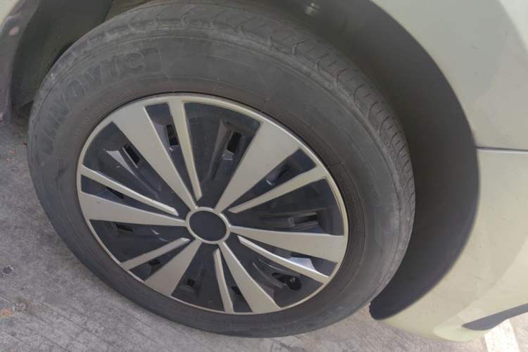 Used Volkswagen Santana 2015 Haval H6 1.6L Automatic Comfort Model Right Front Wheel Hub