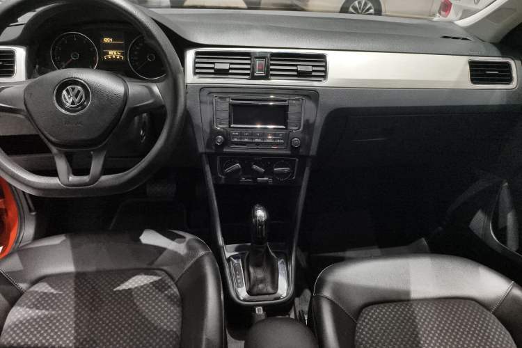 Used Volkswagen Santana 2015 Haval H6 1.6L Automatic Comfort Model Audio And AC Panel