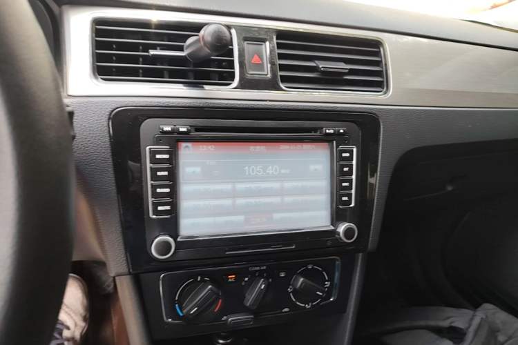 Used Volkswagen Santana 2015 Haval H6 1.6L Automatic Comfort Model Audio And AC Panel
