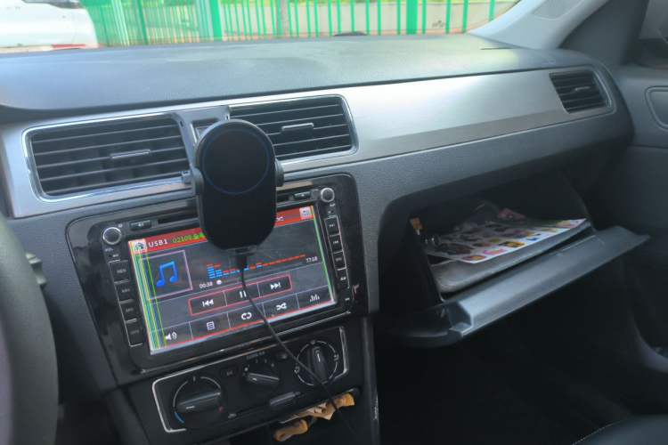 Used Volkswagen Santana 2015 Haval H6 1.6L Automatic Comfort Model Audio And AC Panel