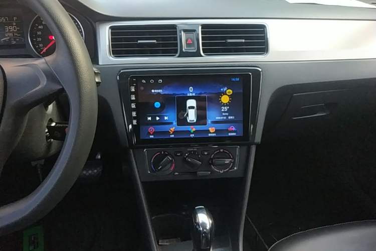 Used Volkswagen Santana 2015 Haval H6 1.6L Automatic Comfort Model Audio And AC Panel