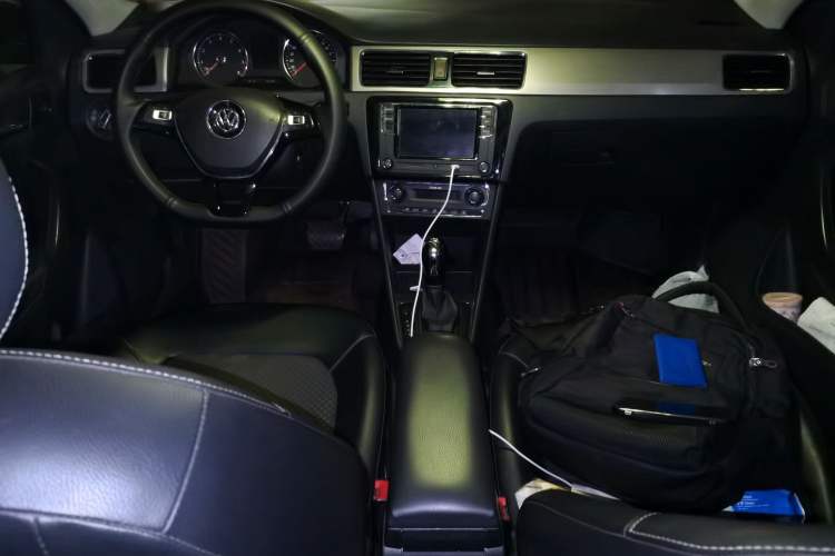 Used Volkswagen Santana 2015 HaoNa 230TSI DSG Comfort Model Center Console