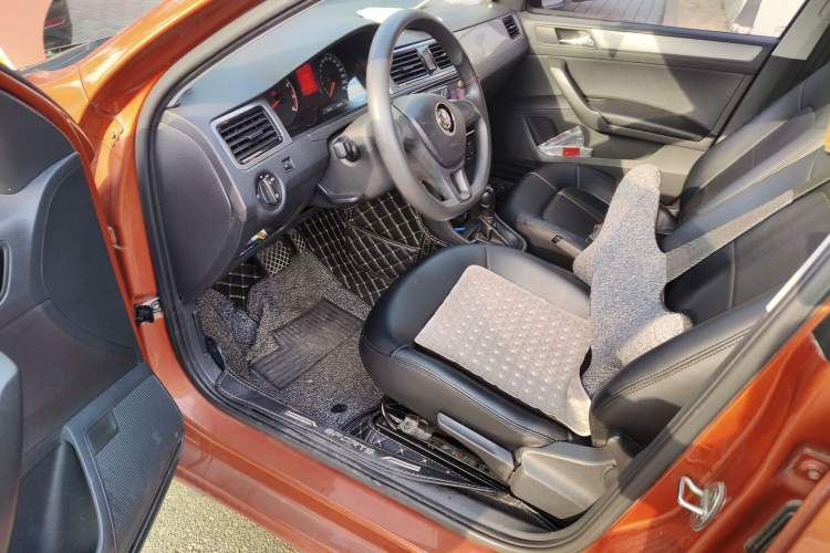 Used Volkswagen Santana 2015 Haval H6 1.6L Automatic Luxury Model Driver Seat