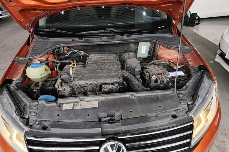 Used Volkswagen Santana 2015 Haval H6 1.6L Automatic Comfort Model Engine Bay