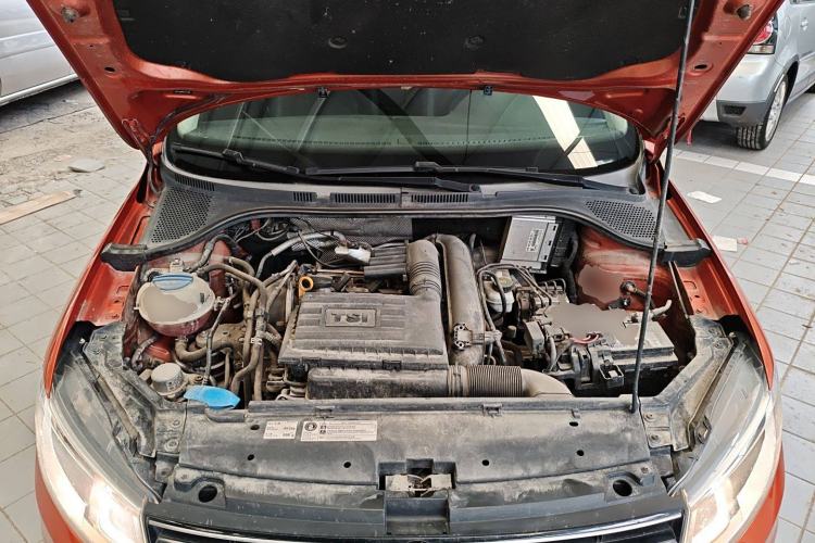 Used Volkswagen Santana 2015 HaoNa 230TSI DSG Comfort Model Engine Bay