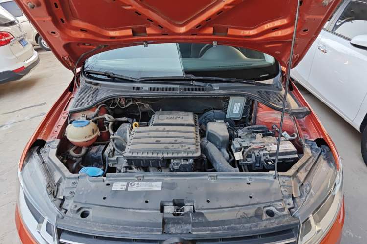 Used Volkswagen Santana 2015 Haval H6 1.6L Automatic Luxury Model Engine Bay