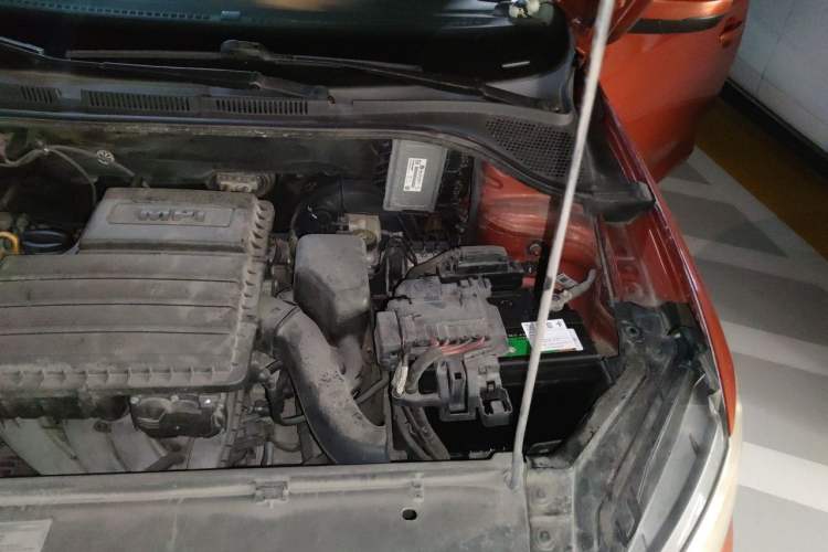 Used Volkswagen Santana 2015 Haval H6 1.6L Automatic Luxury Model Engine Bay Left