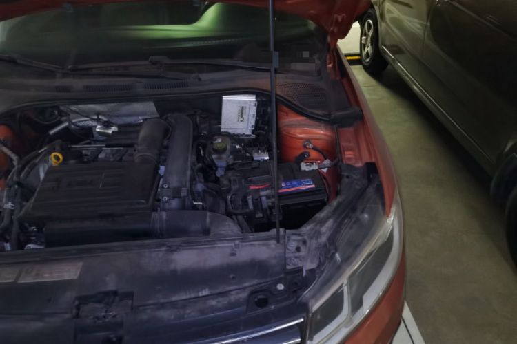 Used Volkswagen Santana 2015 HaoNa 230TSI DSG Comfort Model Engine Bay Left