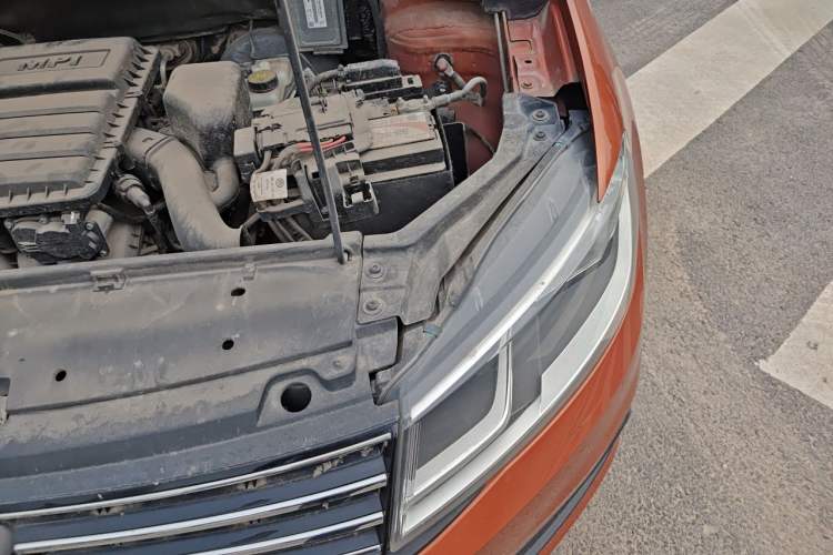 Used Volkswagen Santana 2015 Haval H6 1.6L Automatic Comfort Model Engine Bay Left