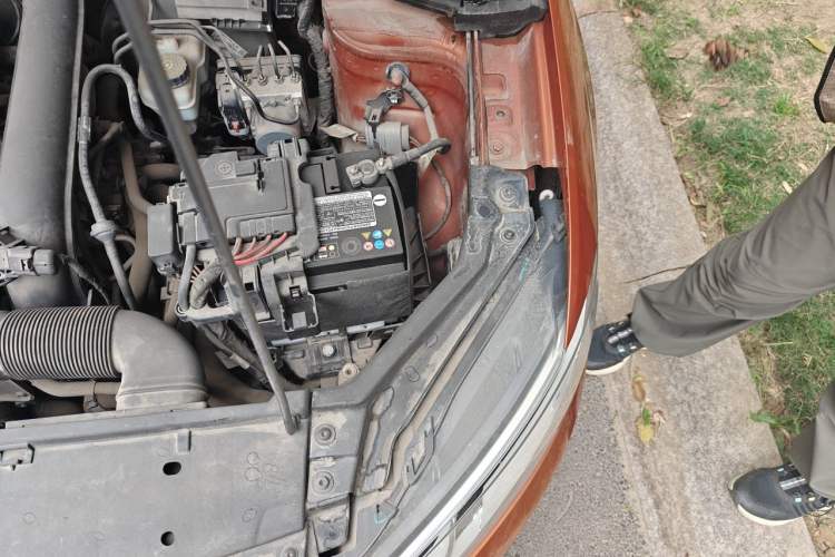 Used Volkswagen Santana 2015 HaoNa 230TSI DSG Comfort Model Engine Bay Left
