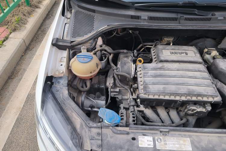 Used Volkswagen Santana 2015 Haval H6 1.6L Automatic Comfort Model Engine Bay Right