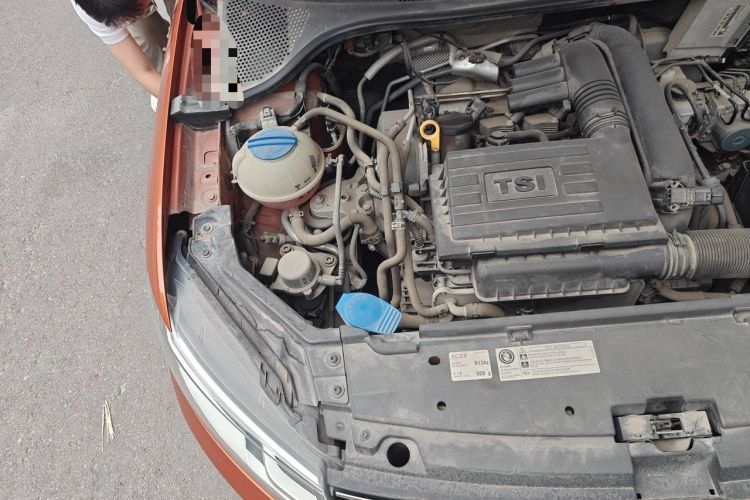 Used Volkswagen Santana 2015 HaoNa 230TSI DSG Comfort Model Engine Bay Right