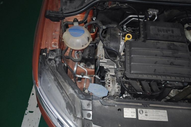 Used Volkswagen Santana 2015 Haval H6 1.6L Automatic Comfort Model Engine Bay Right