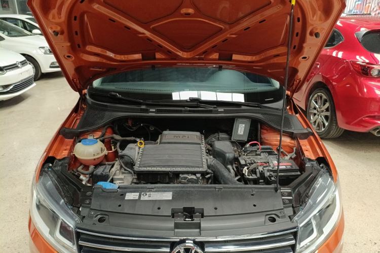 Used Volkswagen Santana 2015 Haval H6 1.6L Automatic Comfort Model Engine Bay