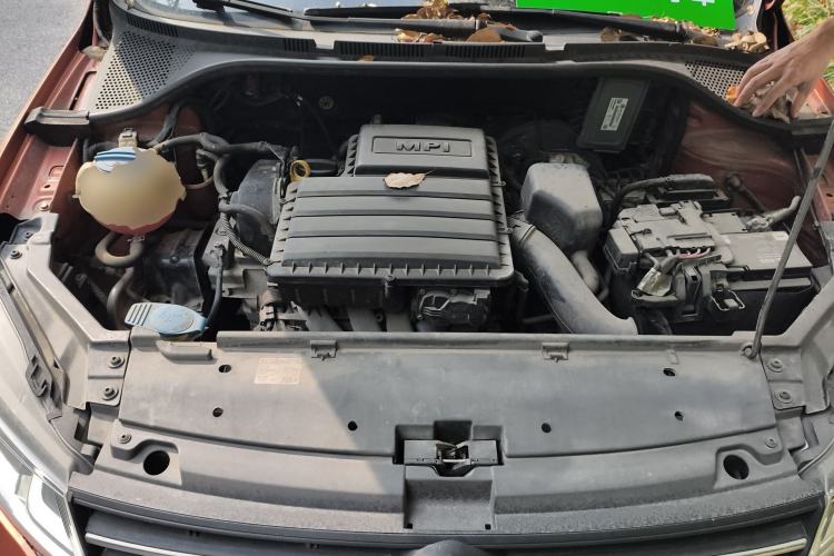 Used Volkswagen Santana 2015 Haval H6 1.6L Automatic Luxury Model Engine Bay