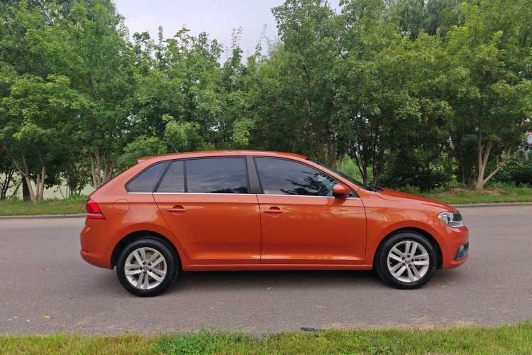 Used Volkswagen Santana 2015 Haval H6 1.6L Automatic Comfort Model Exterior 3