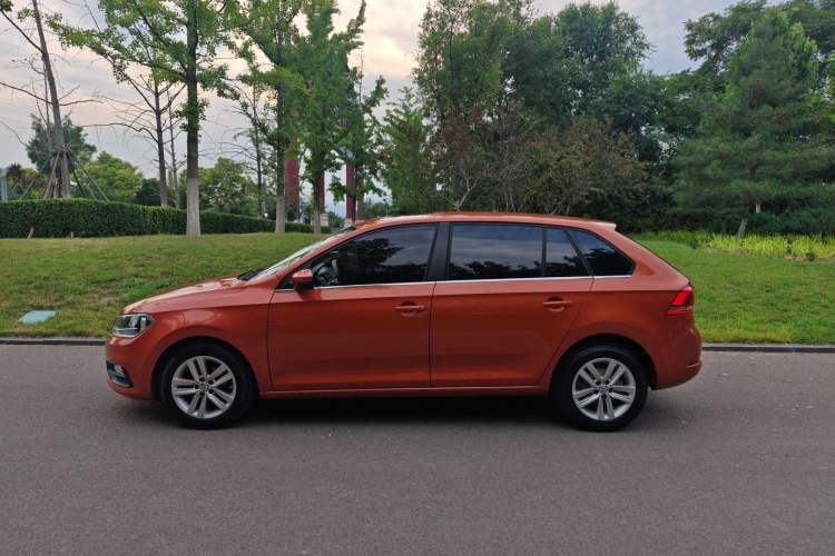 Used Volkswagen Santana 2015 Haval H6 1.6L Automatic Comfort Model Exterior 7
