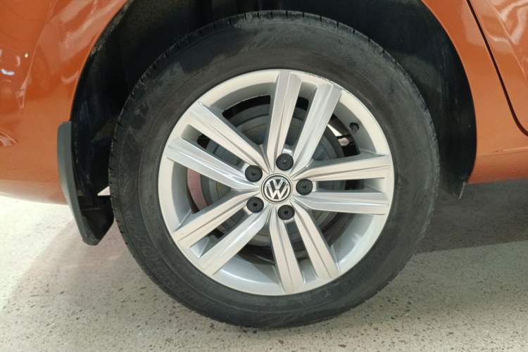 Used Volkswagen Santana 2015 Haval H6 1.6L Automatic Comfort Model Exterior 8