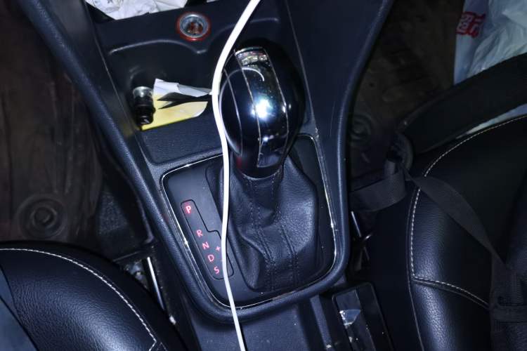 Used Volkswagen Santana 2015 HaoNa 230TSI DSG Comfort Model Gear Lever