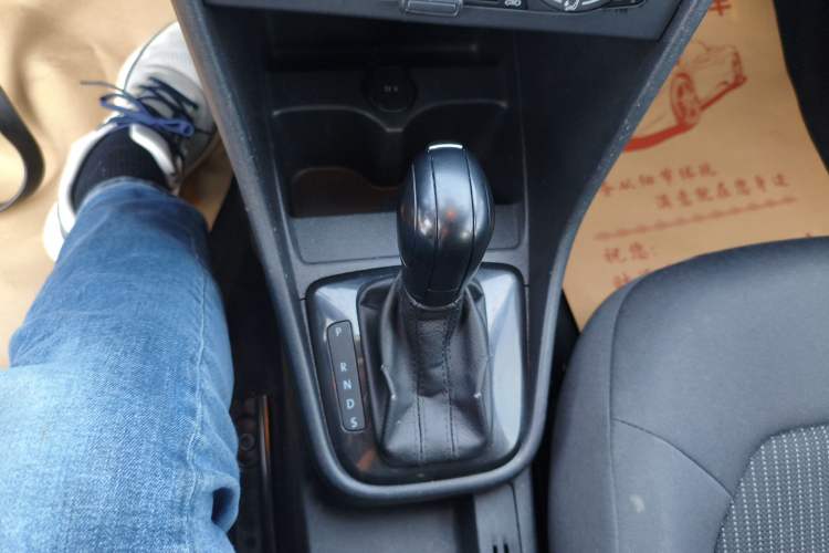 Used Volkswagen Santana 2015 Haval H6 1.6L Automatic Luxury Model Gear Lever