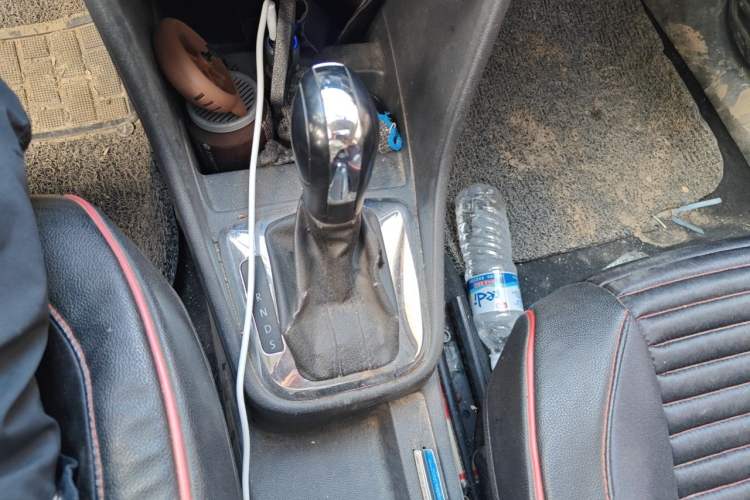 Used Volkswagen Santana 2015 Haval H9 1.6L Automatic Luxury Model Gear Lever