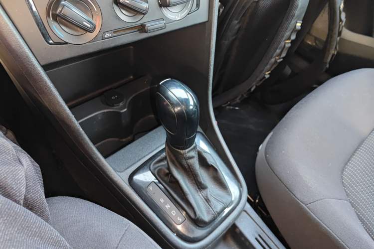 Used Volkswagen Santana 2015 Haval H6 1.6L Automatic Luxury Model Gear Lever