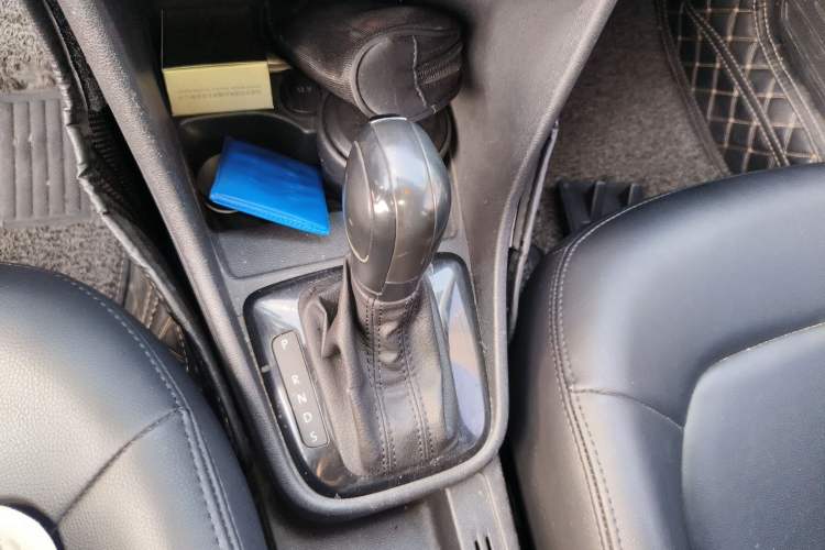 Used Volkswagen Santana 2015 Haval H6 1.6L Automatic Luxury Model Gear Lever