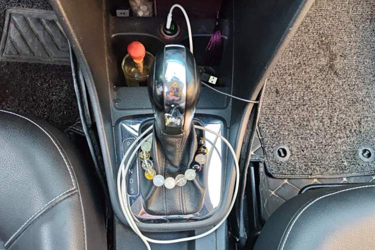 Used Volkswagen Santana 2015 Haval H6 1.6L Automatic Comfort Model Gear Lever
