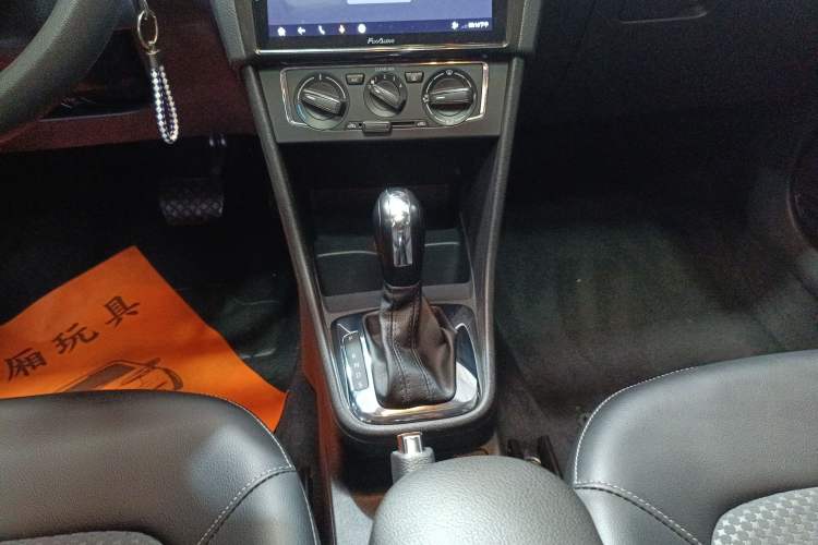Used Volkswagen Santana 2015 Haval H6 1.6L Automatic Comfort Model Gear Lever