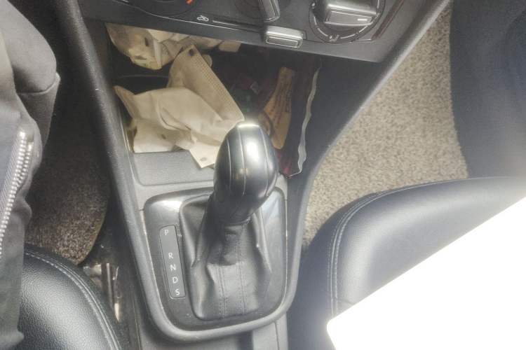 Used Volkswagen Santana 2015 Haval H6 1.6L Automatic Luxury Model Gear Lever
