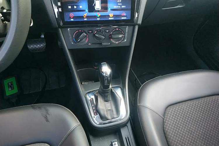 Used Volkswagen Santana 2015 Haval H6 1.6L Automatic Comfort Model Gear Lever
