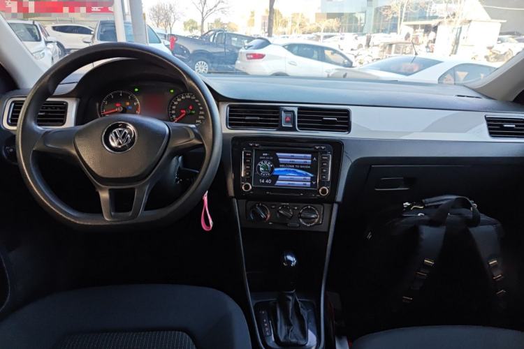Used Volkswagen Santana 2015 Haval H6 1.6L Automatic Luxury Model Interior 2