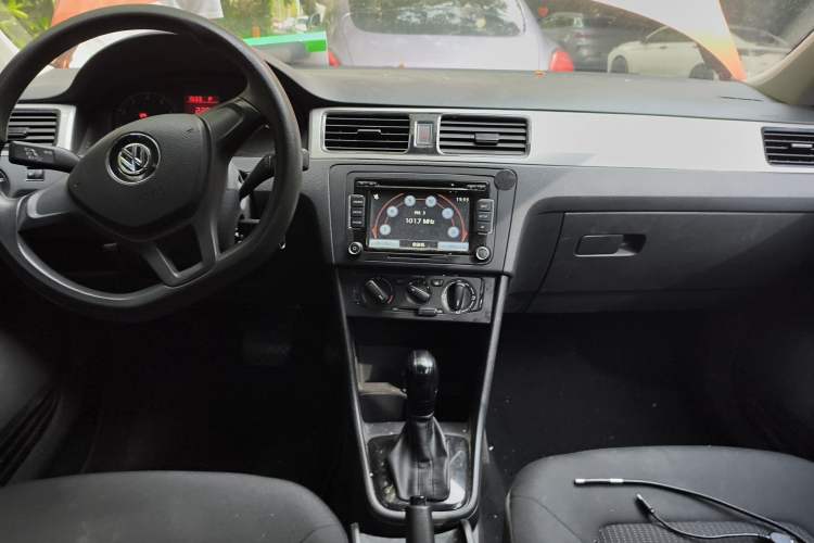 Used Volkswagen Santana 2015 Haval H6 1.6L Automatic Luxury Model Interior 2