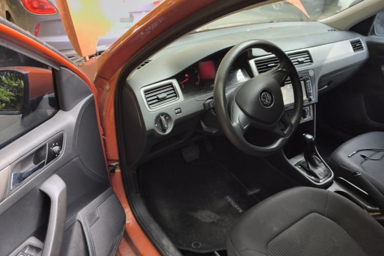 Used Volkswagen Santana 2015 Haval H6 1.6L Automatic Luxury Model Interior 3