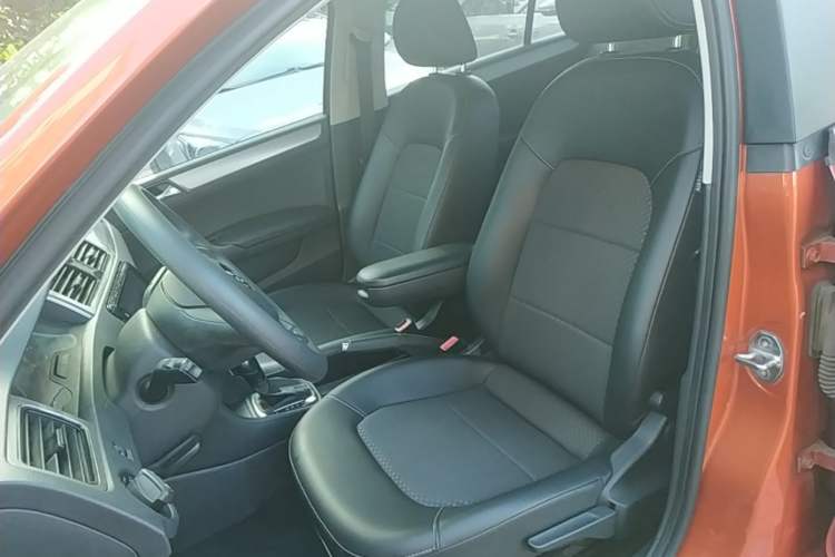 Used Volkswagen Santana 2015 Haval H6 1.6L Automatic Comfort Model Left Front Seat