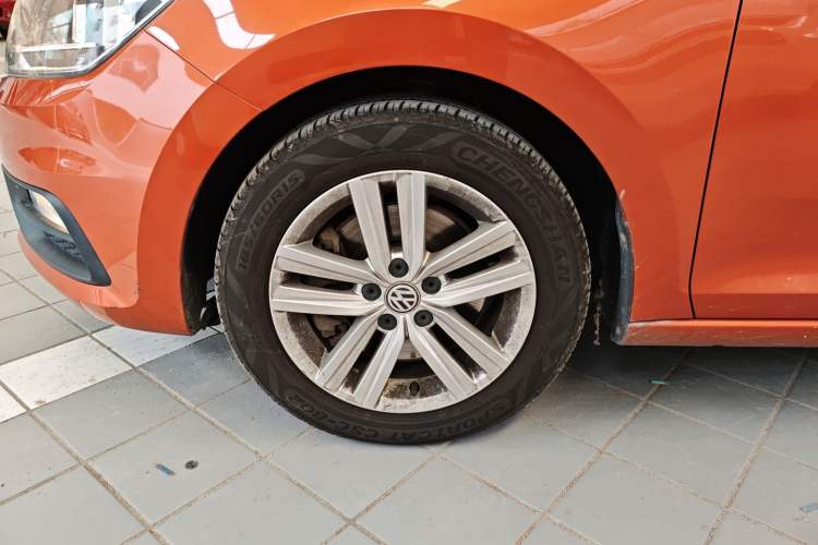 Used Volkswagen Santana 2015 HaoNa 230TSI DSG Comfort Model Left Front Wheel Hub