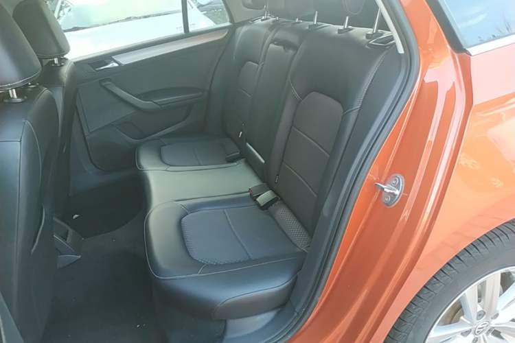 Used Volkswagen Santana 2015 Haval H6 1.6L Automatic Comfort Model Left Rear Seat