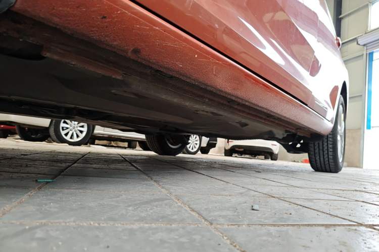 Used Volkswagen Santana 2015 HaoNa 230TSI DSG Comfort Model Left Side Sill