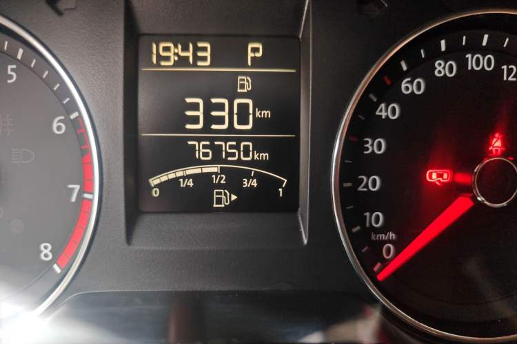 Used Volkswagen Santana 2015 Haval H6 1.6L Automatic Comfort Model Odometer Close Up