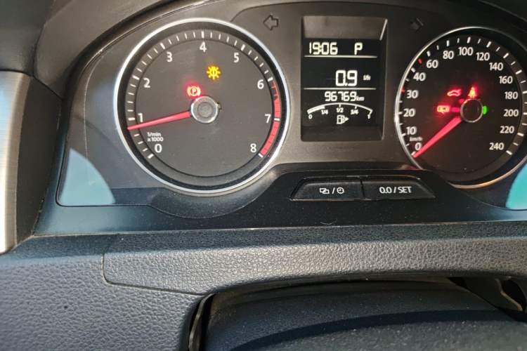 Used Volkswagen Santana 2015 Haval H6 1.6L Automatic Comfort Model Odometer Close Up