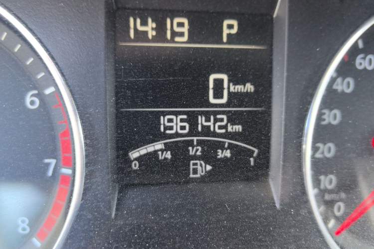 Used Volkswagen Santana 2015 Haval H6 1.6L Automatic Comfort Model Odometer Close Up