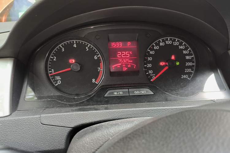 Used Volkswagen Santana 2015 Haval H6 1.6L Automatic Luxury Model Odometer Close Up