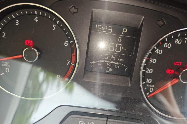Used Volkswagen Santana 2015 HaoNa 230TSI DSG Comfort Model Odometer Close Up