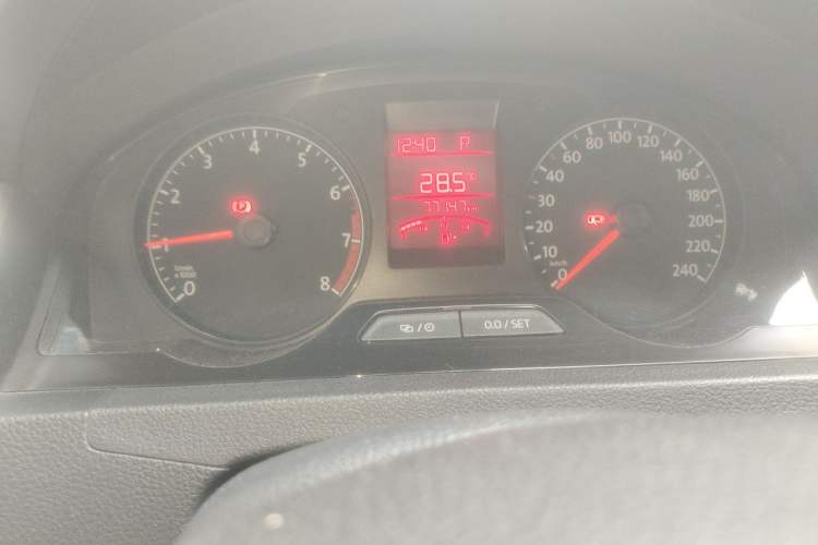 Used Volkswagen Santana 2015 Haval H6 1.6L Automatic Luxury Model Odometer Close Up