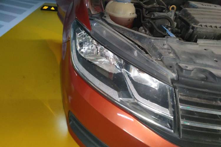 Used Volkswagen Santana 2015 Haval H6 1.6L Automatic Luxury Model Right Front Headlight