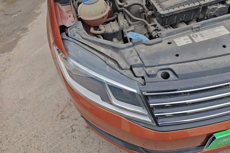 Used Volkswagen Santana 2015 Haval H6 1.6L Automatic Comfort Model Right Front Headlight